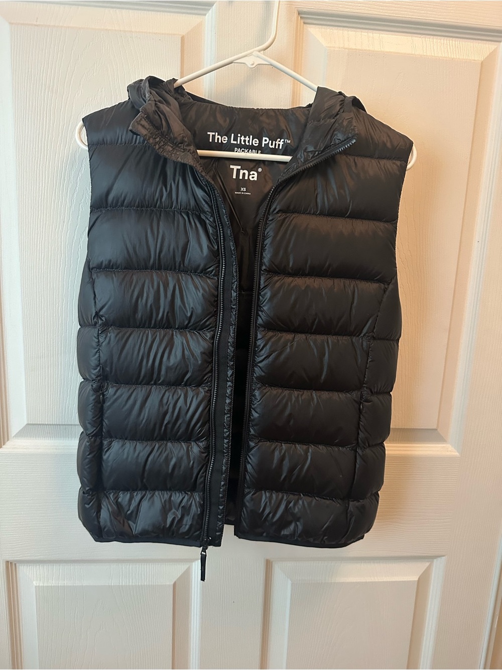 Aritzia TNA The Little Puff Packable Black Puffer Vest
